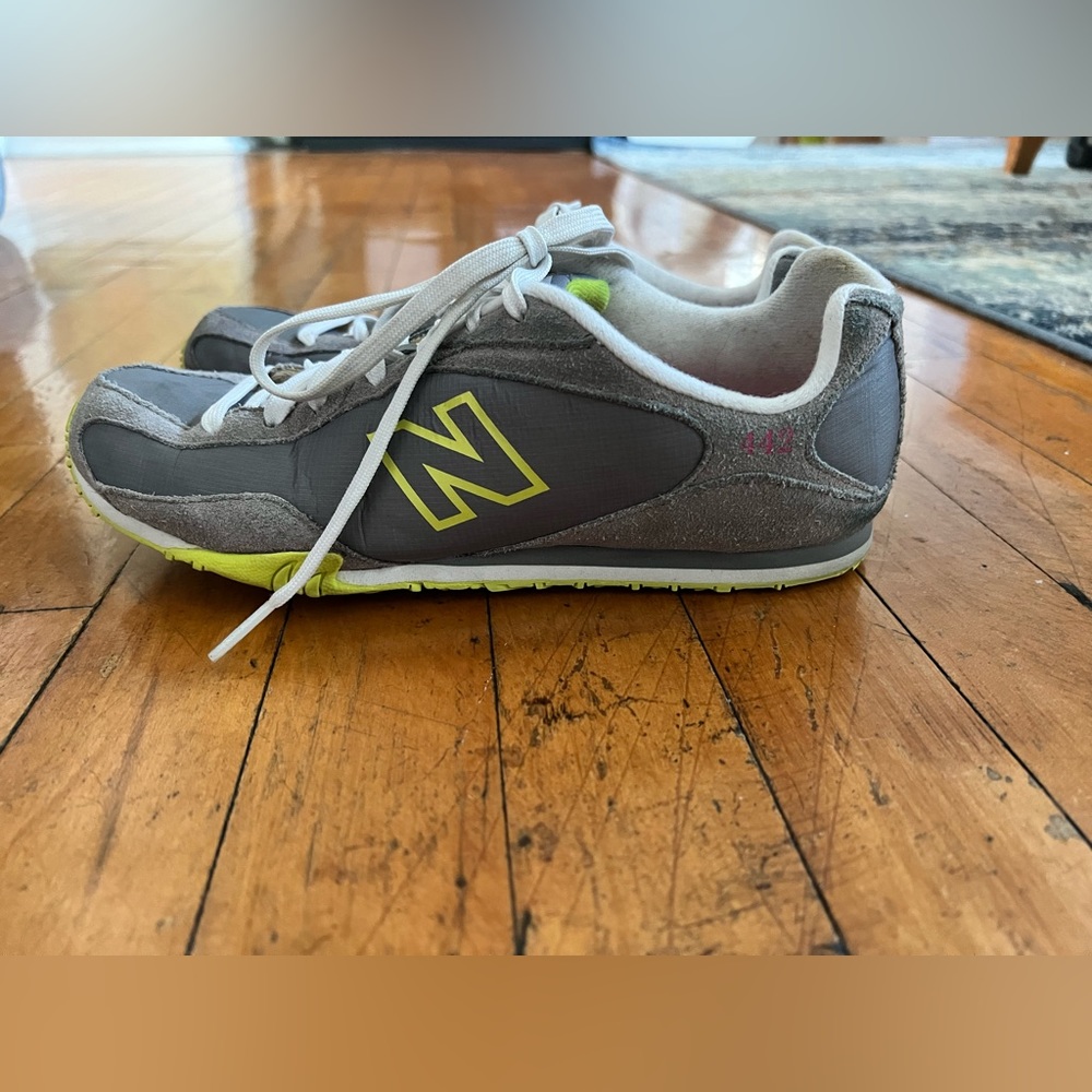 Woman’s New Balance Fashion Sneakers in Gray & Lime Green - Size 9